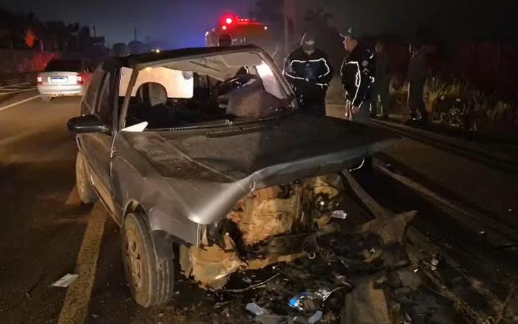 Acidente entre dois carros deixa três feridos em rodovia em Franca, SP