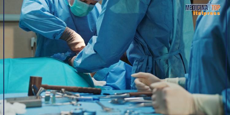 Sanità: asportata una massa ovarica di 50 cm da una 71enne a Matera