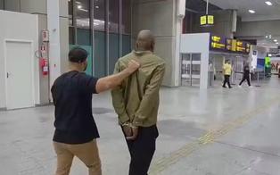 'Jóquei' do Galeão suspeito de aplicar golpe em família de turistas é preso no aeroporto