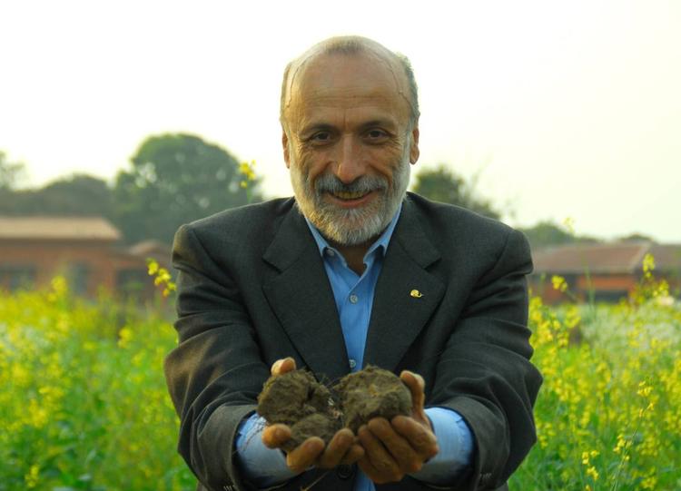 Carlìn il pioniere del gusto lento. Il suo sogno diventato realtà del "sovranismo alimentare"