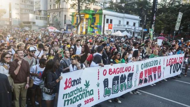 Marcha da Maconha pede regulamentação e critica guerra às drogas