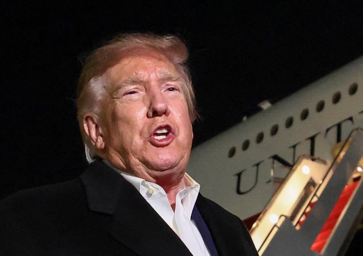 Trump diz que aprova ida de Flávio Bolsonaro aos EUA