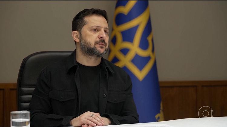 Volodymyr Zelensky acusa Donald Trump de querer forçar a Ucrânia a se render