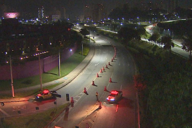Obras de ampliação do Viaduto do Vidoca são retomadas e interditam trecho de avenida em São José dos Campos