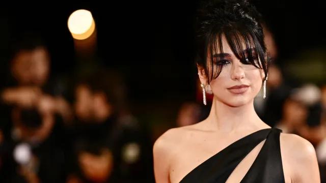 Dua Lipa processa Samsung por uso indevido de imagem em caixas de televisão