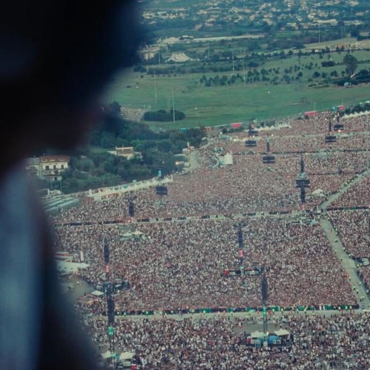 Roma come Woodstock, 250mila a Tor Vergata per Ultimo, che atterra in elicottero (VIDEO)
