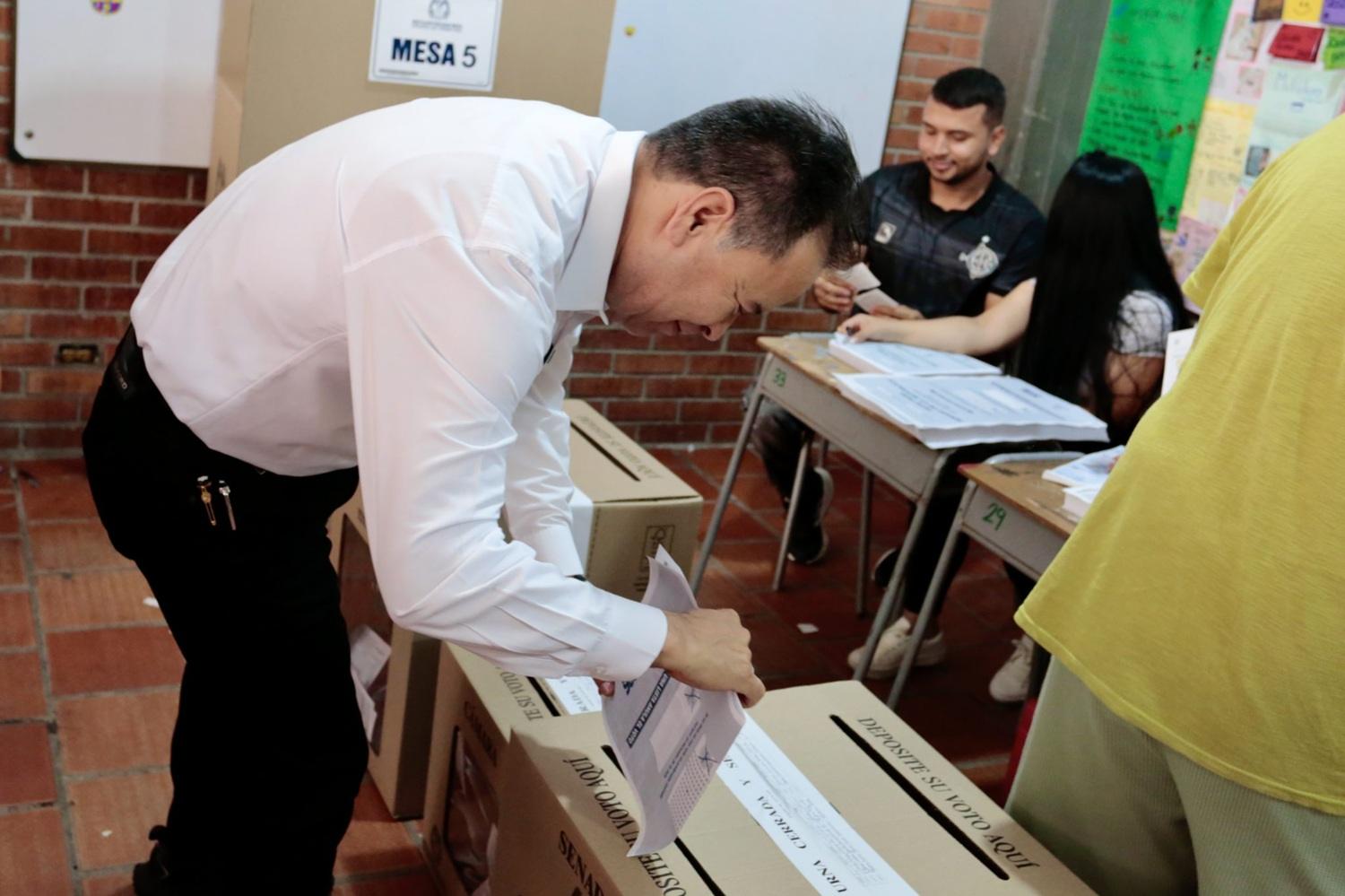 How Many Colombians Will Elect a President? There Are More Female Than Male Voters