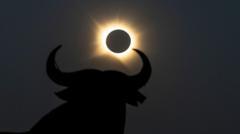 Las impresionantes imágenes del eclipse solar total que se pudo ver en Europa