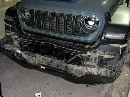 أسفر عن خسائر مادية كبيرة.. “گارديان” يتسبب في حادث اصطدام ثلاث سيارات بمراكش +صور