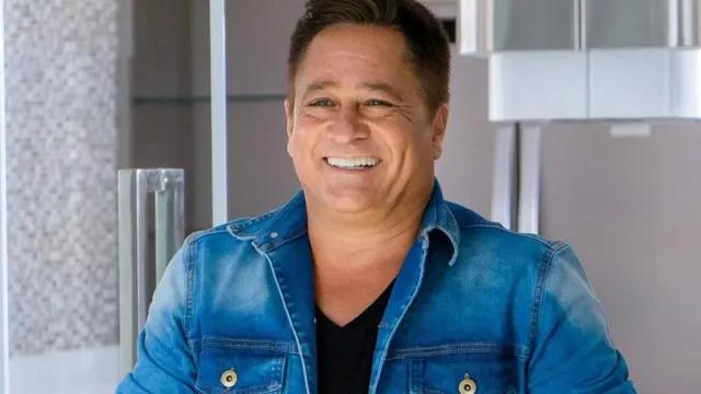Leonardo volta a beber após 30 dias e brinca sobre abstinência