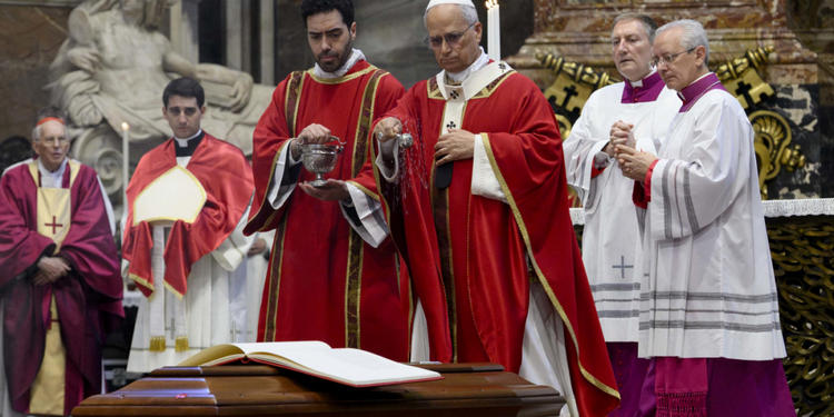 Nella Basilica di San Pietro l'ultimo saluto al cardinale Camillo Ruini