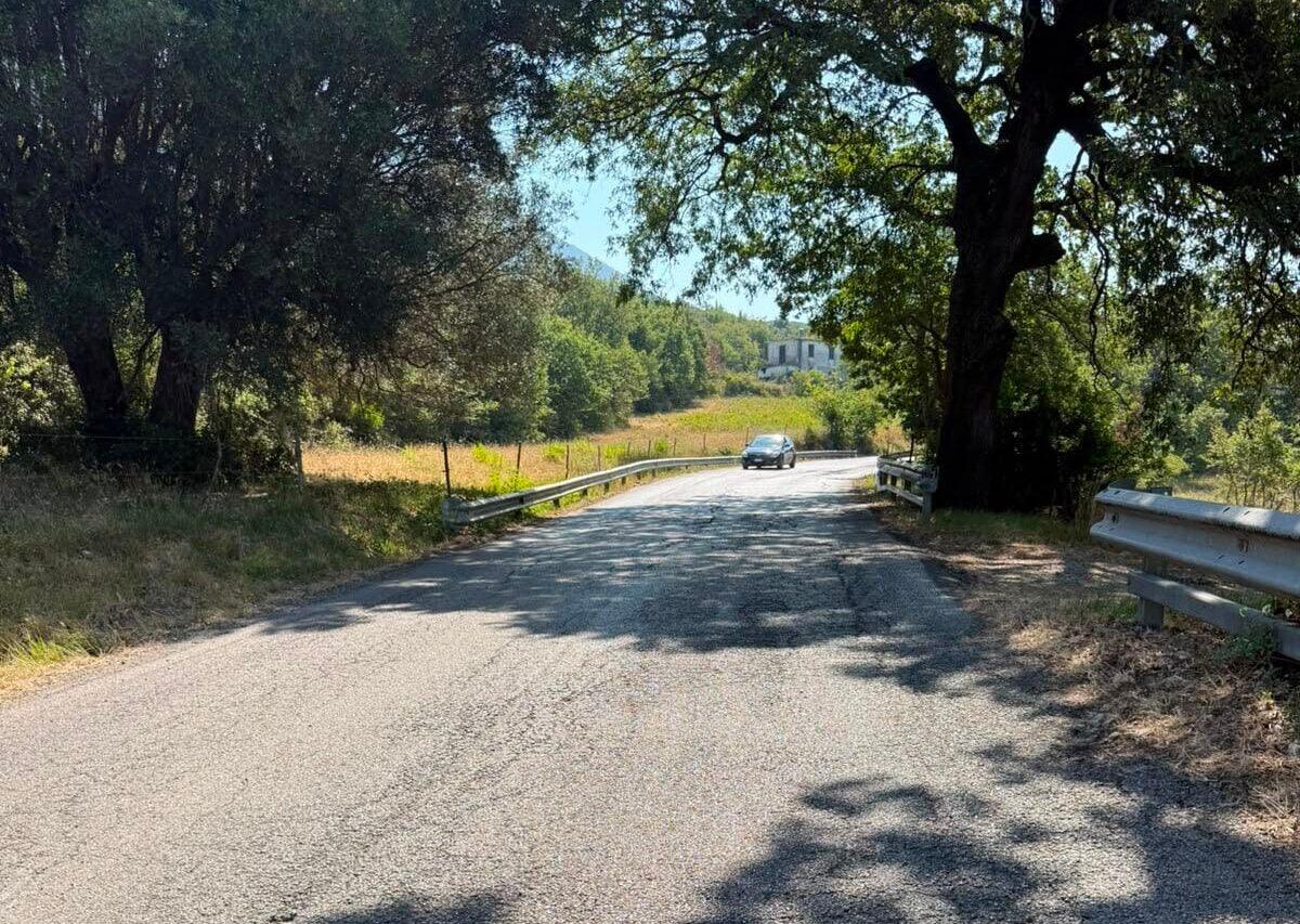 Capaccio Paestum, al via i lavori sulla SP13: fresatura e nuovo asfalto nei punti critici