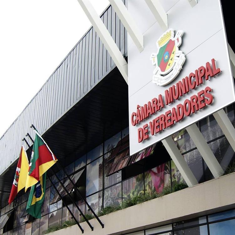 População se mostra contrária ao projeto de plano de saúde para vereadores de Farroupilha