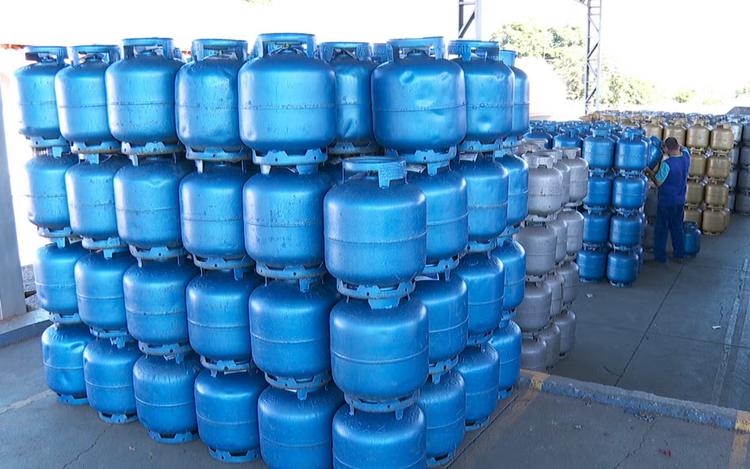 Preço do gás de cozinha sobe cerca de 9% na Bahia e botijão pode ficar até R$ 8 mais caro