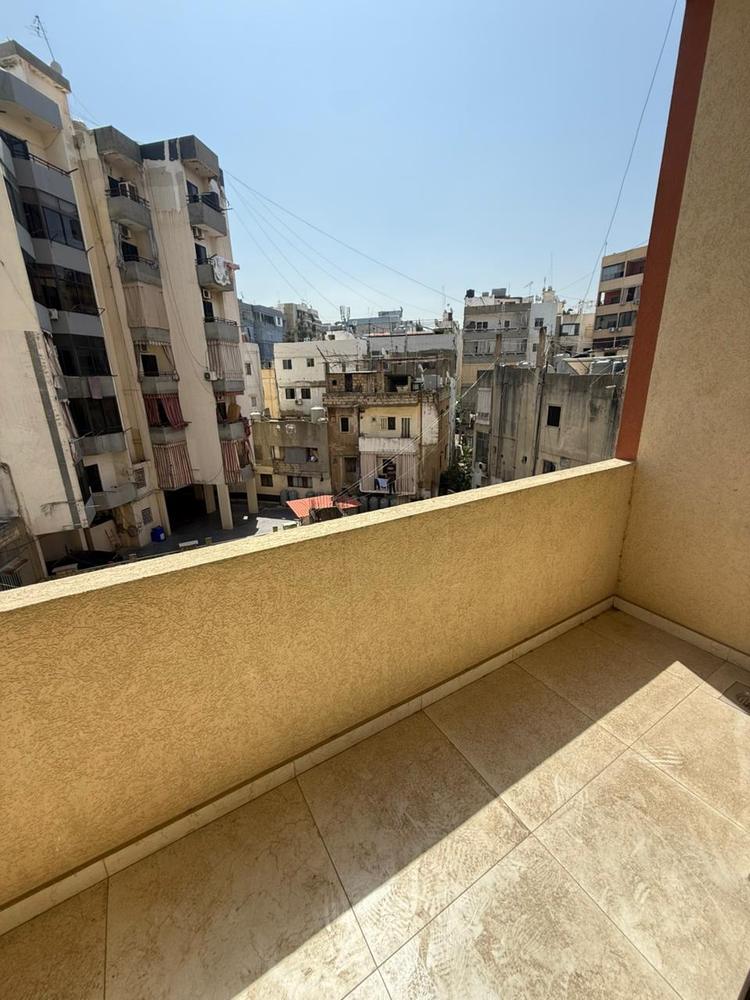 For Sale: Apartment in Dekweneh