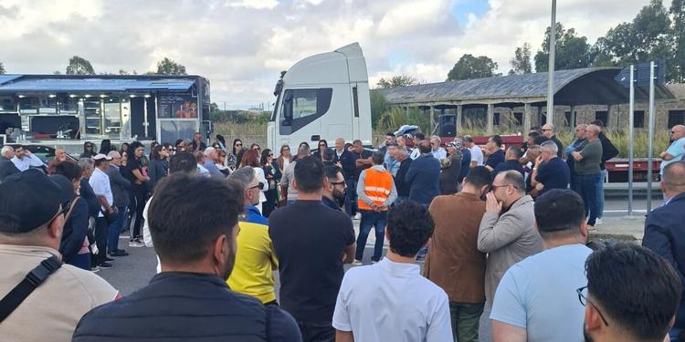Caro carburanti, il Pd Calabria attacca il governo: «Il Sud è paralizzato, servono risposte»