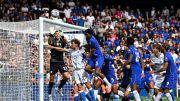 El gris debut de Dibu Martínez en el Chelsea: su equipo ganó pero le hicieron tres goles