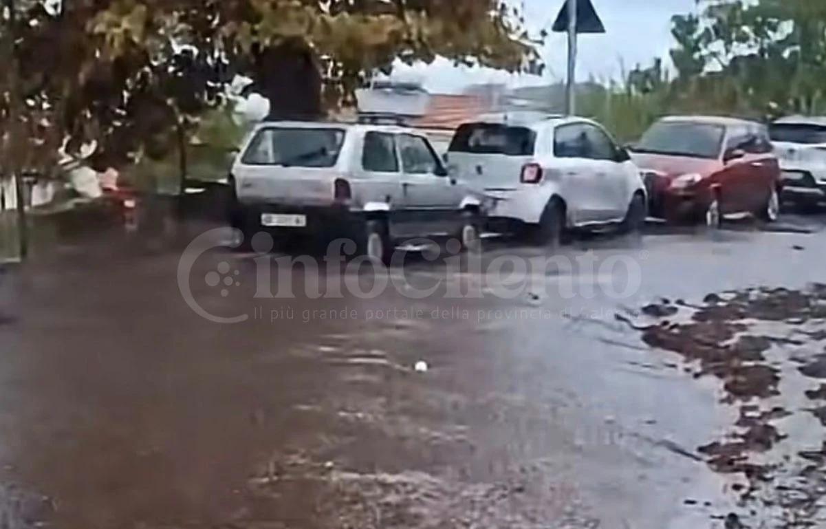 Maltempo a Capaccio Paestum: strade allagate e fango dopo le piogge notturne