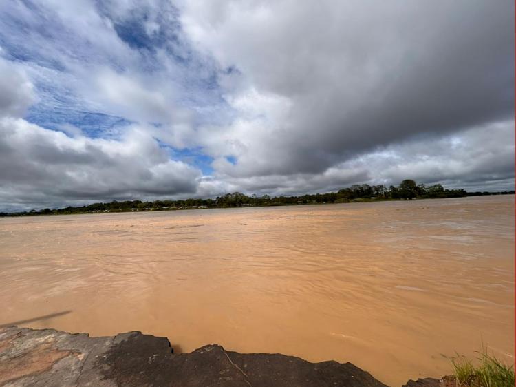 Rio Juruá sobe pelo 4º dia seguido e aumenta número de desabrigados em Cruzeiro do Sul