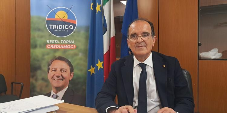 Aeroporto di Reggio Calabria, Bruno interroga la Giunta: «Salvare i voli per Londra e Berlino»