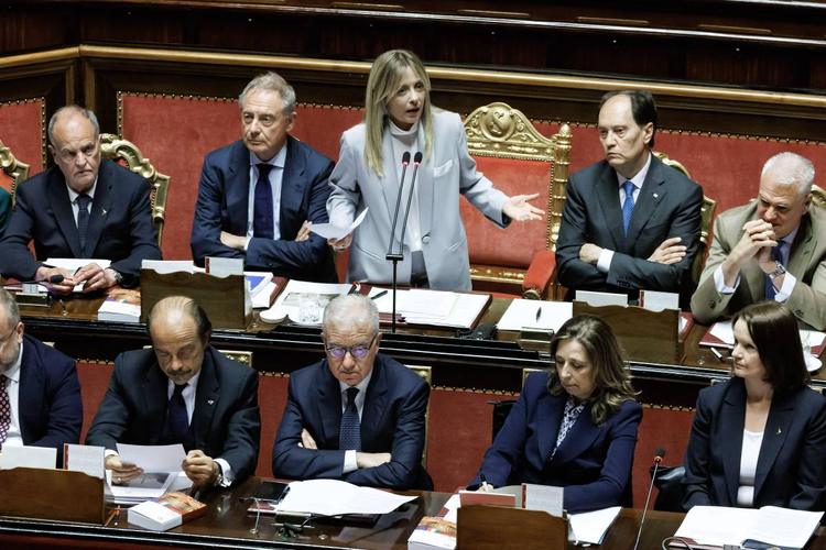 Meloni: "Salario minimo soglia al ribasso. Porte aperte alle opposizioni"
