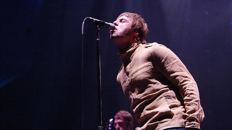 Oasis, cómo llenar estadios con canciones de hace 30 años
