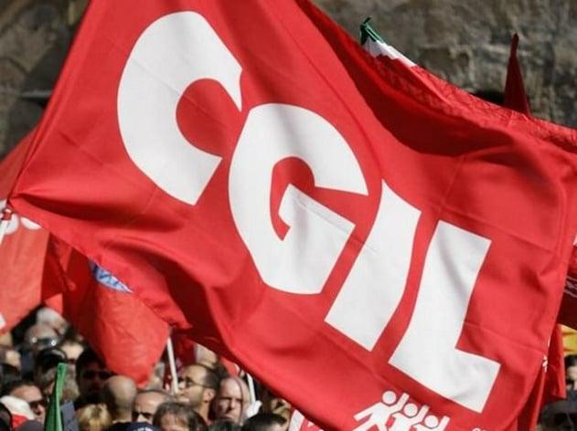 Massa, chiede lo stipendio arretrato e viene picchiato: la denuncia della CGIL