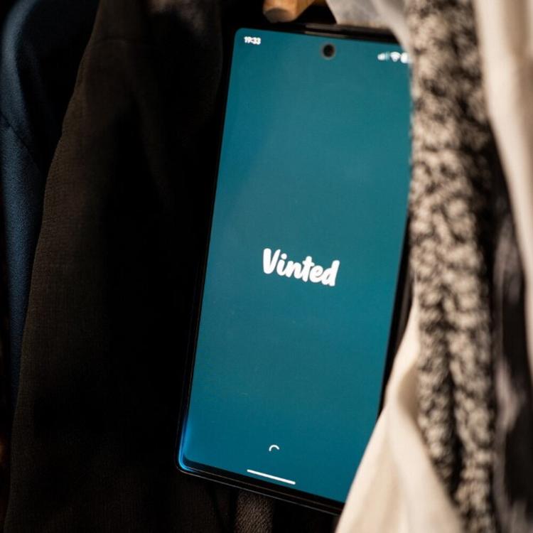 Vinted, come funziona la nuova truffa del "falso danno" e dell'IA
