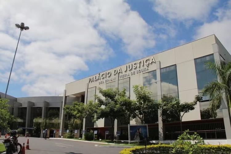 Justiça autoriza busca por bens da esposa de homem que deve pensão aos filhos há 15 anos