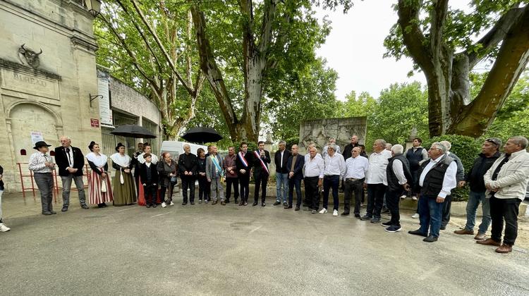La cérémonie d'hommage aux raseteurs morts en piste co-organisée par la mairie de Beaucaire et l'association des anciens raseteurs a eu lieu ce dimanche 21 mai. 