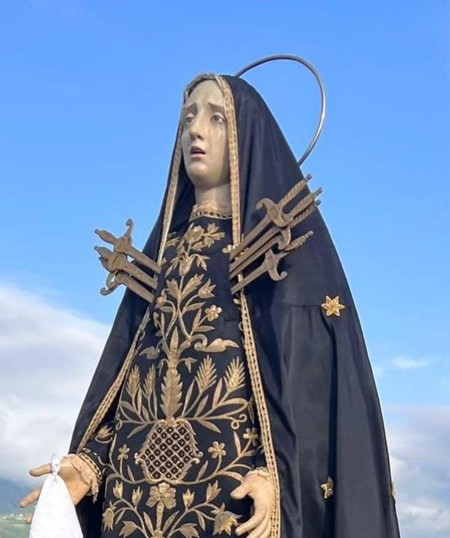 In questa terza domenica di maggio, tutta la nostra comunità si raccoglie in silenzio attorno alla Madonna dei Pescatori...