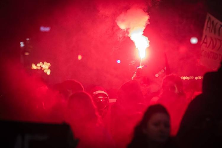Viaggi in Cina e Bielorussia: ecco come i gruppi comunisti si organizzano all’estero