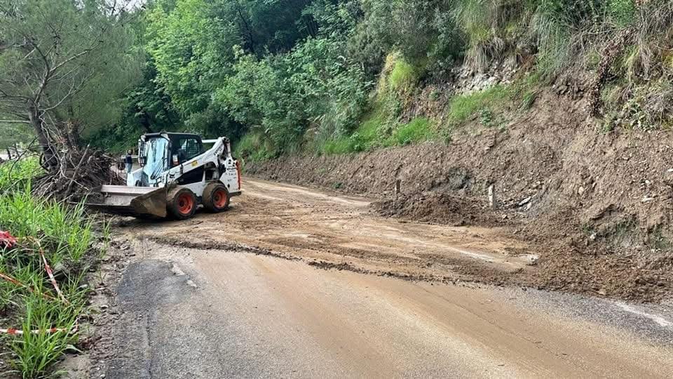 Fango e detriti sulla Sp77: nuovo intervento per ripristinare il collegamento tra Stella Cilento e Omignano