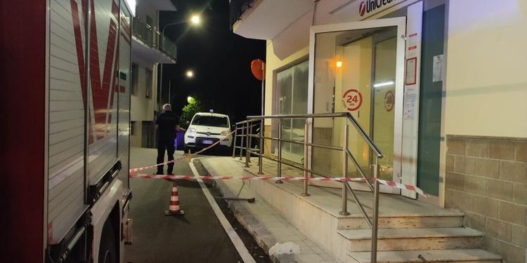 Melilli, bomba inesplosa davanti al bancomat: evacuate quattro famiglie