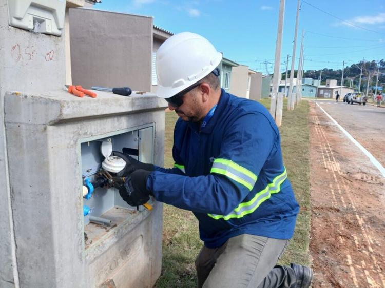 Troca de hidrômetros para ampliar eficiência na medição de consumo de água inicia nesta terça