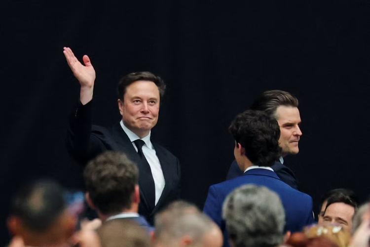Trilionário? Fortuna de Elon Musk pode superar riqueza de 46% da população mundial após IPO da SpaceX