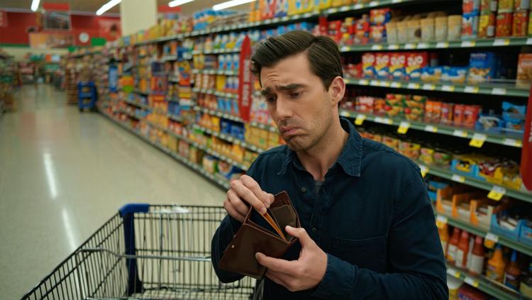 Comer ya es un lujo: la comida básica sube 15% sin control