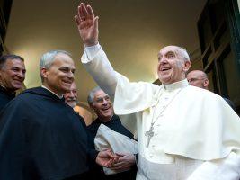 Papa Francesco: in un libro la gratitudine per “un padre”