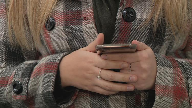 Justiça manda mulher apagar fotos da família do ex das redes sociais após fim do relacionamento em SC