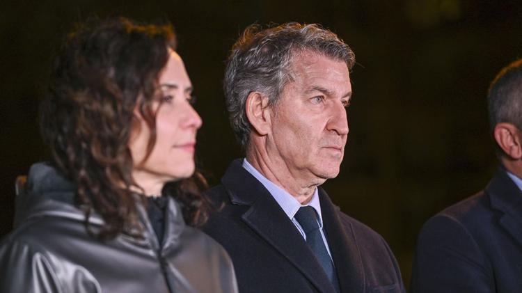 Una reunión "informal" y su uso como "oficinas": lo que dice Feijóo sobre el ático vs lo que dice Ayuso