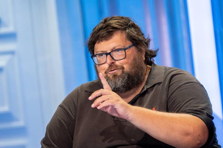 Adinolfi ai pm: "Non frego le vecchiette, mi denuncia solo chi ha perso"