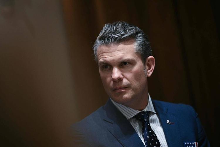 “Pagate di più o sarete soli”: il messaggio di Hegseth che cambia gli equilibri dell’Asia