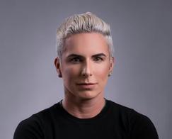Dentista influencer é denunciada após pacientes sofrerem infecções e deformidades em cirurgias no ES