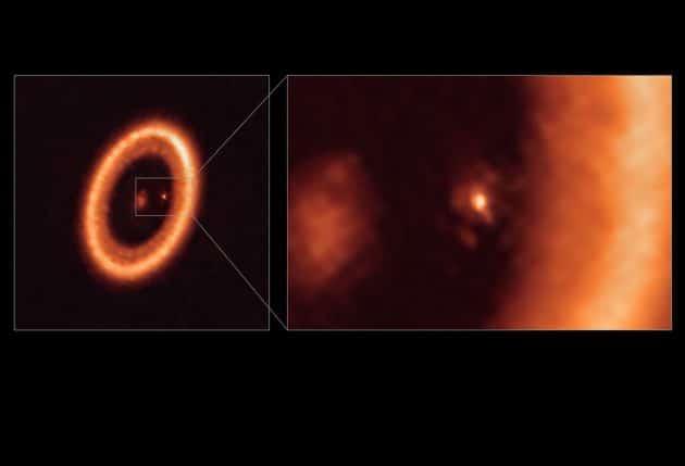 ALMA-Weitwinkel- (l.) und -Nahaufnahmen (r.) der mondbildenden Scheibe um den Exoplaneten „PDS 70c“. Copyright: ALMA (ESO/NAOJ/NRAO)/Benisty et al.