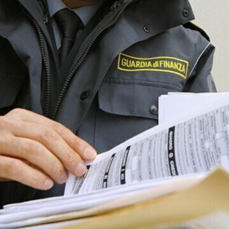 'Accompagnatrice' nasconde al fisco un reddito da 200mila euro
