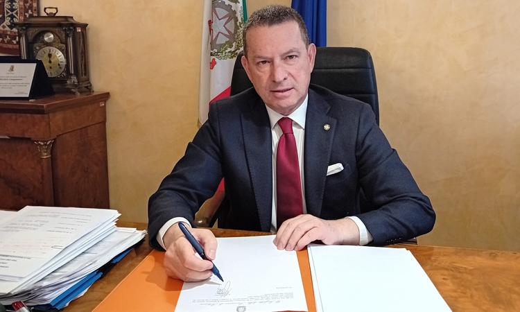 Potenza, sospesa licenza di una fabbrica di fuochi d’artificio