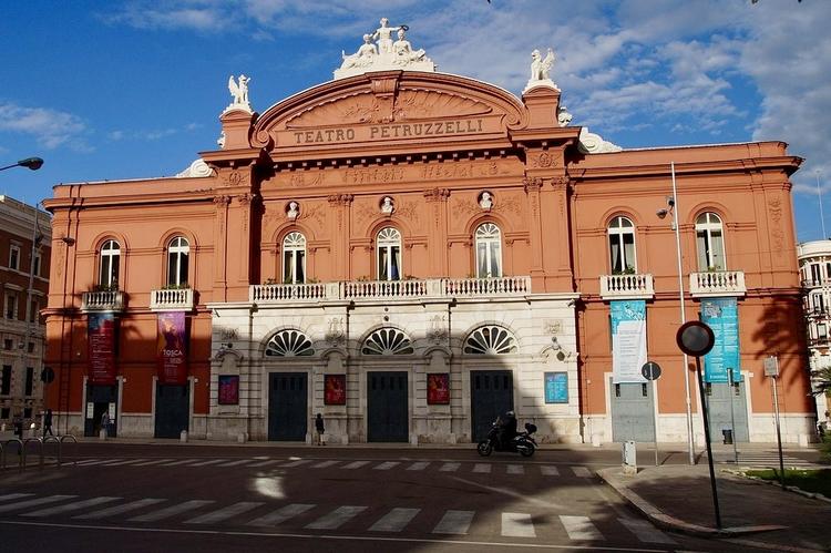 Petruzzelli, Lacarra: “Risposte immediate per città e lavoratori”