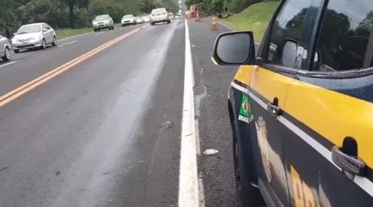 Motorista perde controle, invade pista contrária e provoca acidente na SP-425 em José Bonifácio