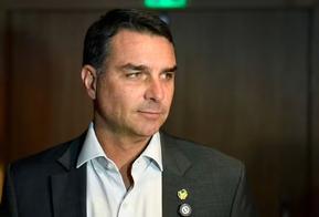 PF apura possível fuga de Flávio Bolsonaro para os EUA pela Argentina