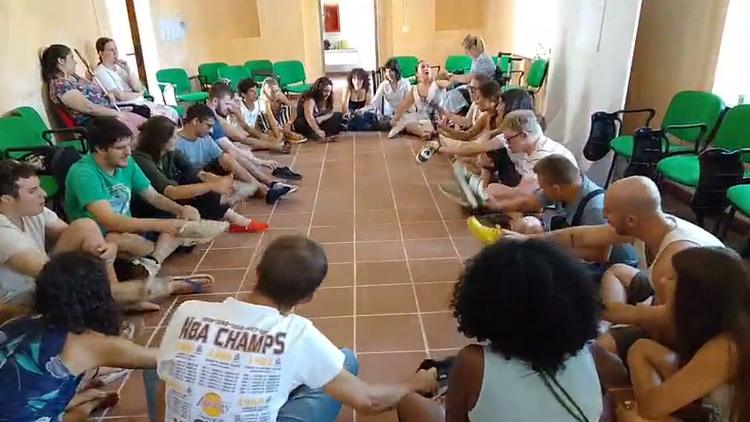 🎭 Giorni intensi e bellissimi qui a Petralia Sottana, dove stiamo svolgendo il training valutativo del progetto EPIPA....
